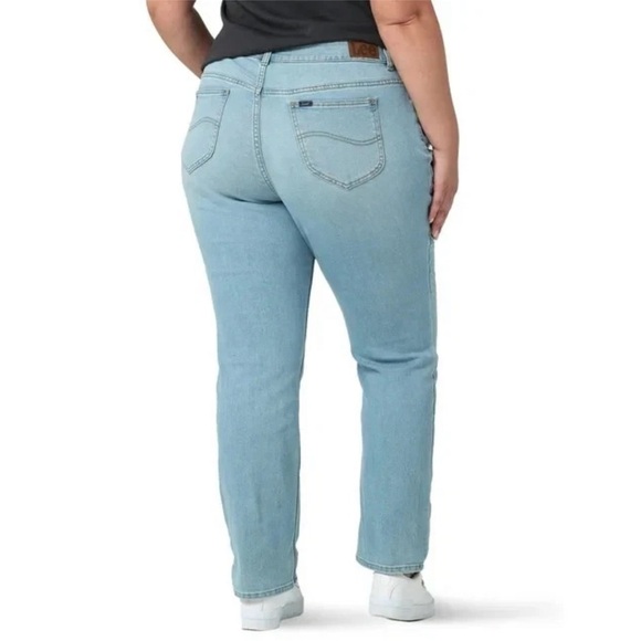 Lee Women's Plus Midrise Relaxed Fit Straight Leg Jean, Size 24WM(Medium), Blue - Picture 2 of 5